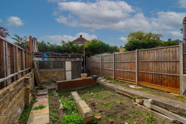 129 Casewick Road, West Norwood, London, SE27 0TA
 6