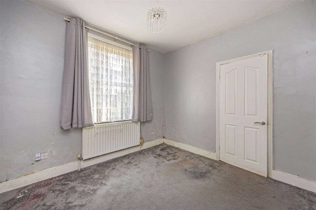 19 Pownall Road, Hounslow, TW3 1YN 5