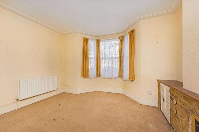 19 Pownall Road, Hounslow, TW3 1YN 5