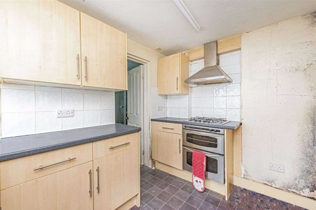 19 Pownall Road, Hounslow, TW3 1YN 5