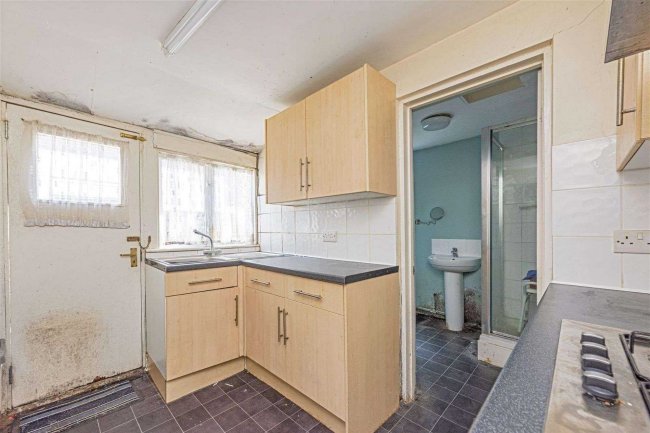 19 Pownall Road, Hounslow, TW3 1YN 5