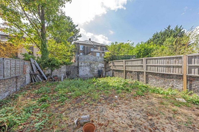 19 Pownall Road, Hounslow, TW3 1YN 5