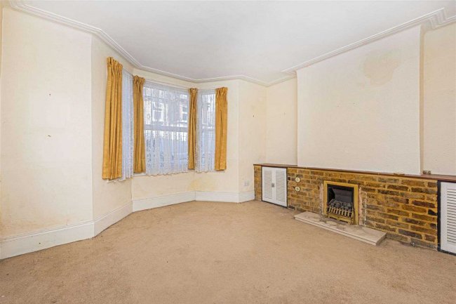 19 Pownall Road, Hounslow, TW3 1YN 5