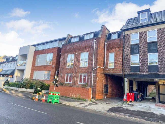 74 Croydon Road, Caterham, CR3 6QD 4