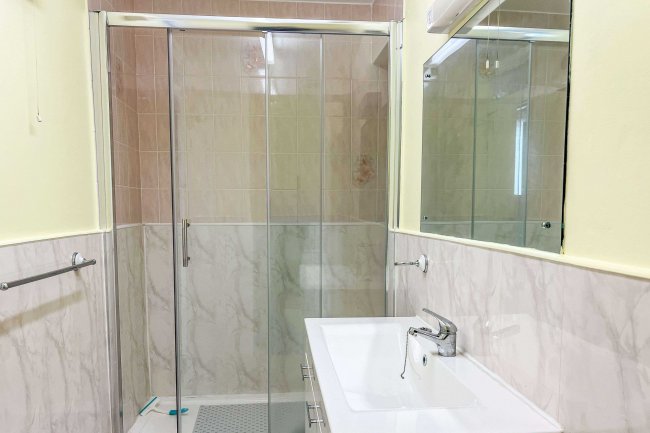 Flat 2 & 3, Grassington Court, 28 Sands Road, Paignton, Devon, TQ4 6JS 7