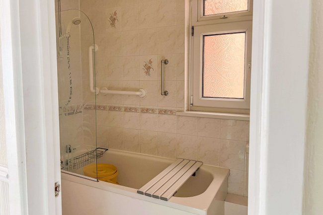 Flat 2 & 3, Grassington Court, 28 Sands Road, Paignton, Devon, TQ4 6JS 7