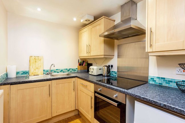 Flat 3, 39-41 West Street, St. Philips, Bristol, BS2 0BZ 9