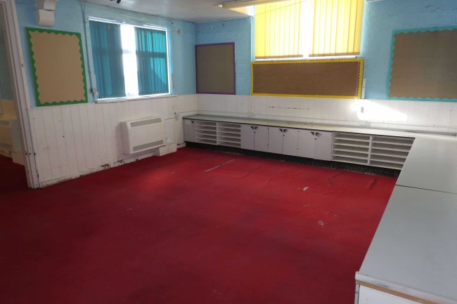 Former St Peter's School, Windmill Street, Royal Tunbridge Wells, Kent, TN2 4UU 3