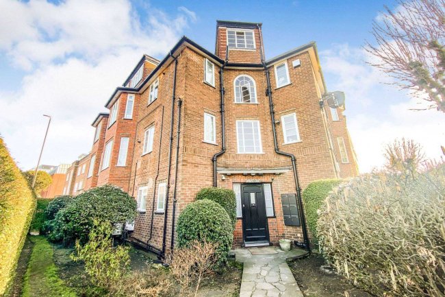 10 Worple Court, 34 Worple Road, Wimbledon, London SW19 4EG 3