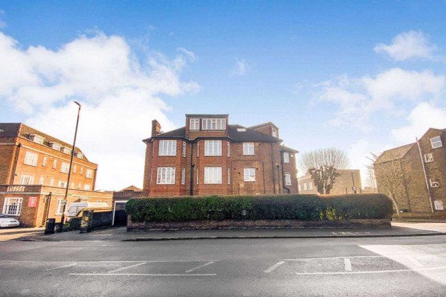 10 Worple Court, 34 Worple Road, Wimbledon, London SW19 4EG 3