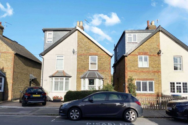 42 Sunbury Lane, Surrey KT12 2HU 8