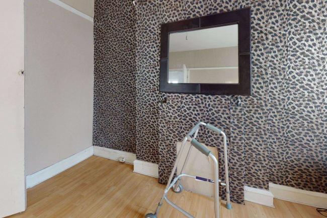 31 Cecil Road, Enfield, EN2 6TJ
 9