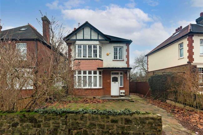 31 Cecil Road, Enfield, EN2 6TJ
 9