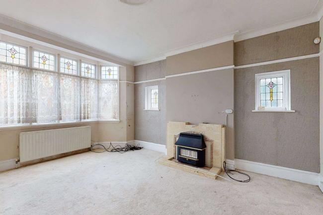 31 Cecil Road, Enfield, EN2 6TJ
 9