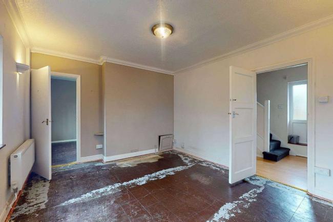 1 Grovelands Park Cottages, Church Hill, Winchmore Hill, N21 1JA
 10