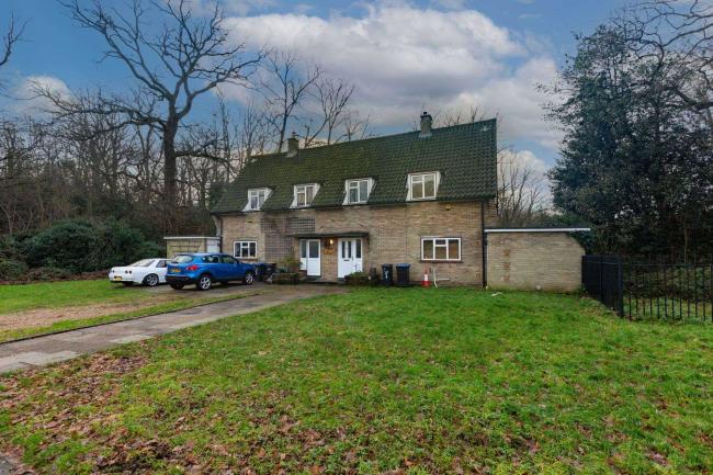 1 Grovelands Park Cottages, Church Hill, Winchmore Hill, N21 1JA
 10