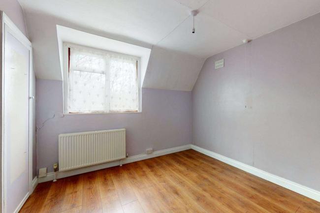 1 Grovelands Park Cottages, Church Hill, Winchmore Hill, N21 1JA
 10