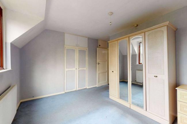 1 Grovelands Park Cottages, Church Hill, Winchmore Hill, N21 1JA
 10