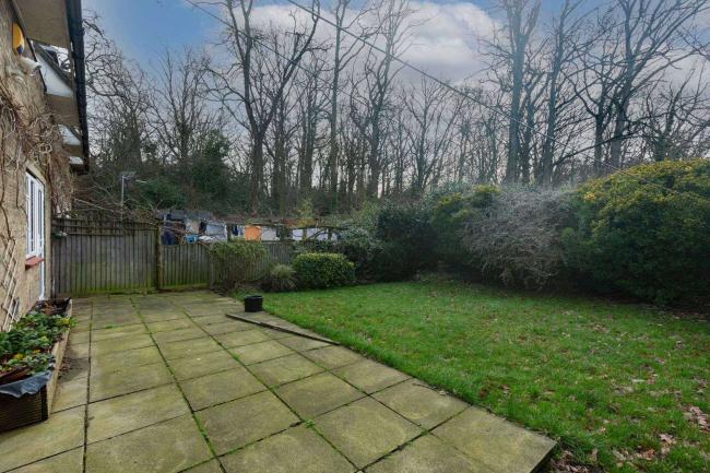 1 Grovelands Park Cottages, Church Hill, Winchmore Hill, N21 1JA
 10