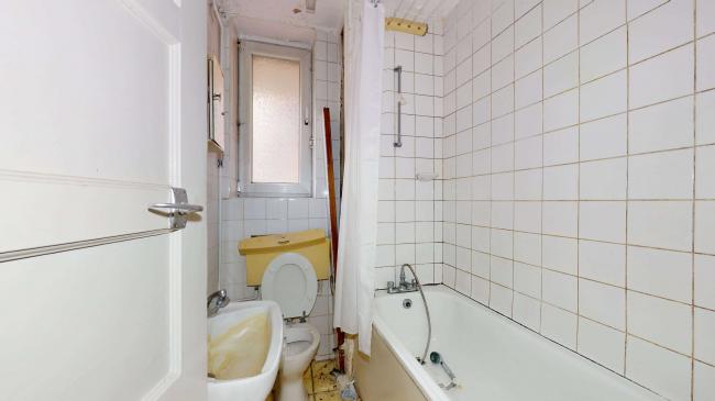 55 Hartington Court, Lansdowne Way, Stockwell, London,SW8 2ED
 1