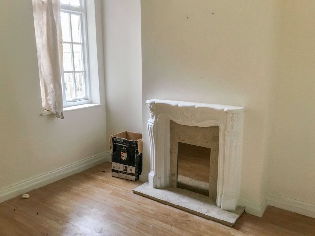 76 Catford Hill, London SE6 4PU 9