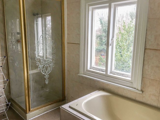 76 Catford Hill, London SE6 4PU 9