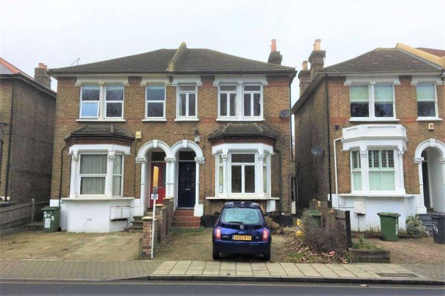 76 Catford Hill, London SE6 4PU 9