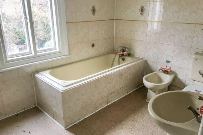 76 Catford Hill, London SE6 4PU 9