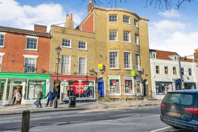 73 High Street, Lymington, Hampshire SO41 9AL 10