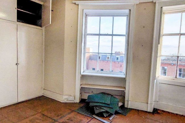 73 High Street, Lymington, Hampshire SO41 9AL 10