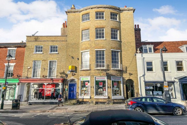 73 High Street, Lymington, Hampshire SO41 9AL 10