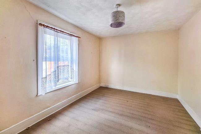 228 Lymington Road, Torquay, Devon TQ1 4AR 5