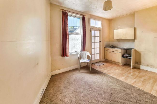 228 Lymington Road, Torquay, Devon TQ1 4AR 5