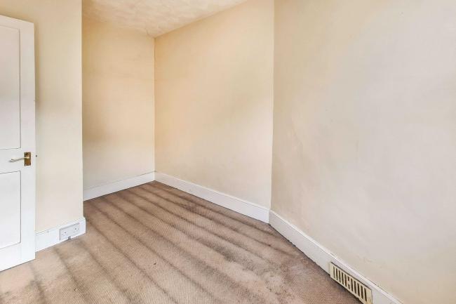 228 Lymington Road, Torquay, Devon TQ1 4AR 5