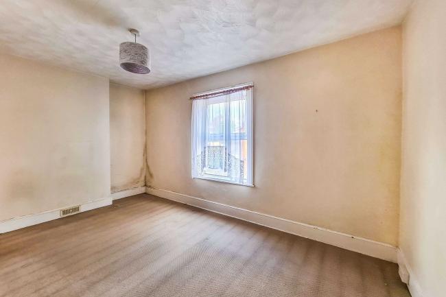 228 Lymington Road, Torquay, Devon TQ1 4AR 5