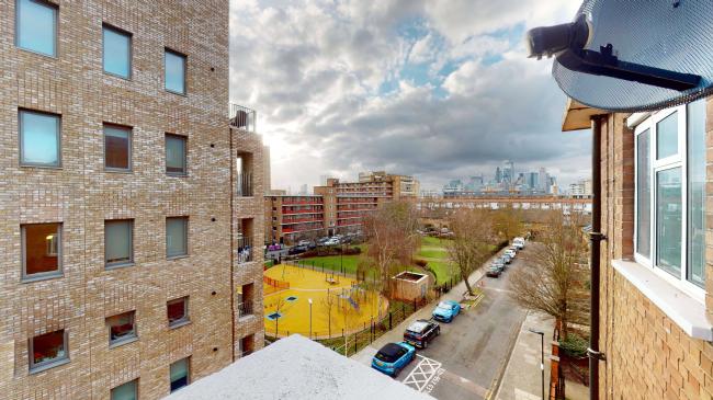 25 Anne Goodman House, Jubilee Street, Stephney, London E1 3ER 4