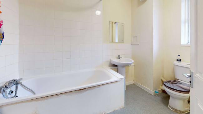 25 Anne Goodman House, Jubilee Street, Stephney, London E1 3ER 4