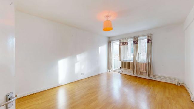 25 Anne Goodman House, Jubilee Street, Stephney, London E1 3ER 4