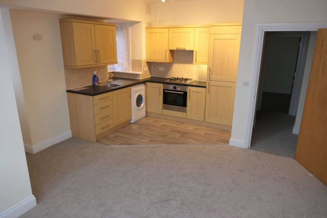 Flat 1, 35 Chatsworth Road, Croydon, Surrey, CR0 1HE 1