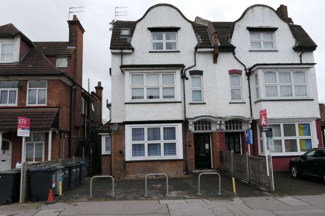 Flat 1, 35 Chatsworth Road, Croydon, Surrey, CR0 1HE 1