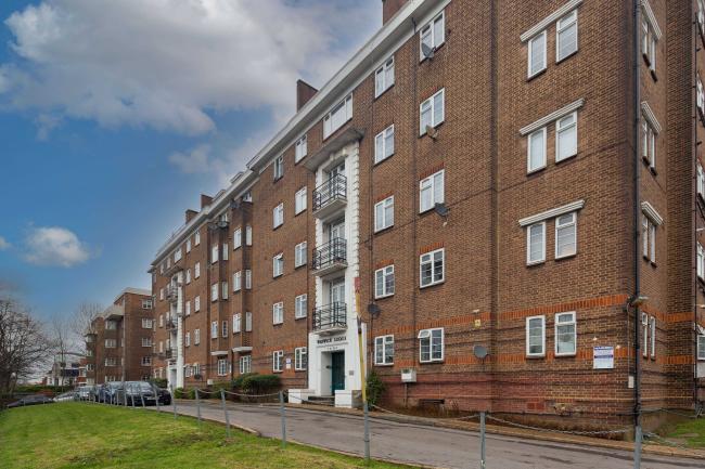 Flat 16, Warwick Lodge, Shoot Up Hill, London NW2 3PE 7