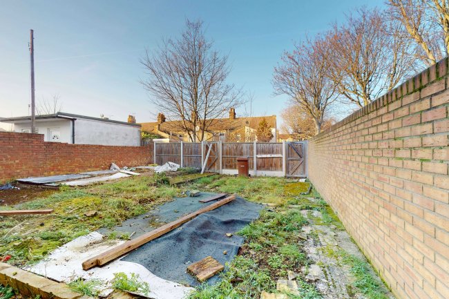 91 Clarence Road, Grays, Essex, RM17 6RA 2