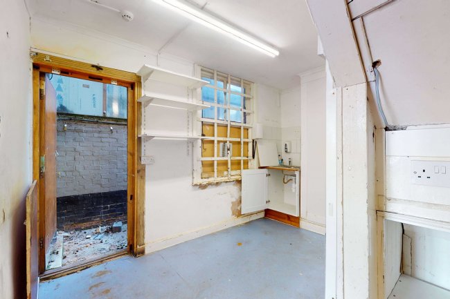 89 Clarence Road, Grays, Essex, RM17 6RA 1