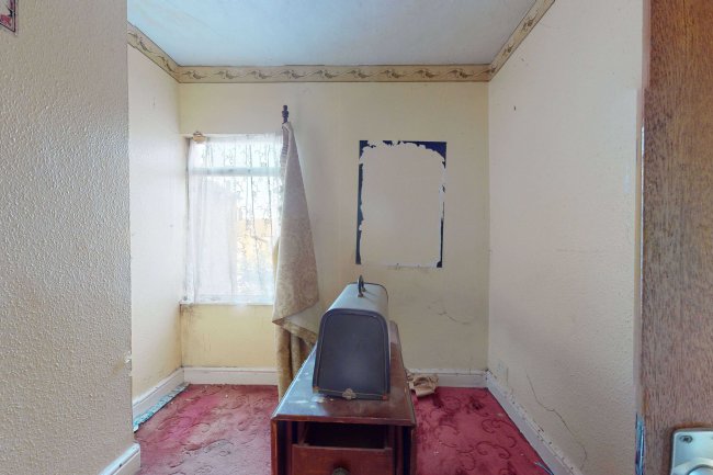 89 Clarence Road, Grays, Essex, RM17 6RA 1