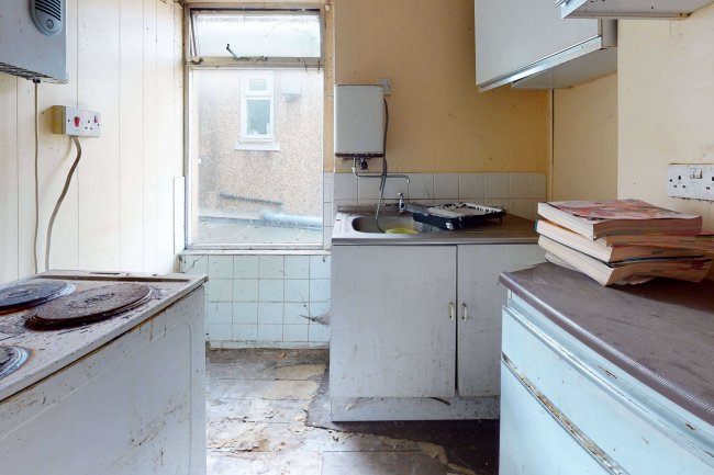 89 Clarence Road, Grays, Essex, RM17 6RA 1