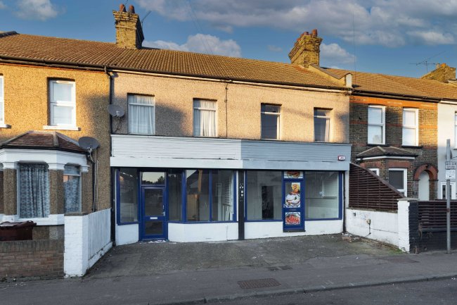 89 Clarence Road, Grays, Essex, RM17 6RA 1