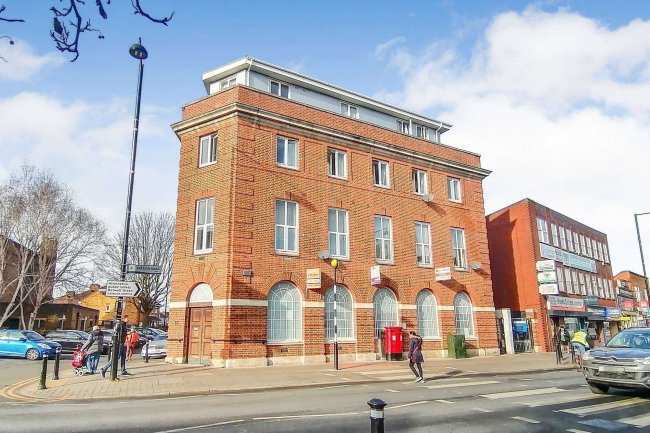 52 Station Road, Hayes, UB3 4DS 9