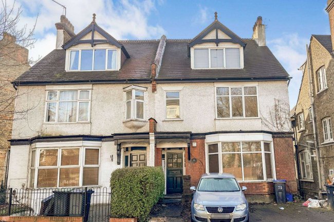 30 Coombe Road, Croydon, Surrey, CR0 1BP 8