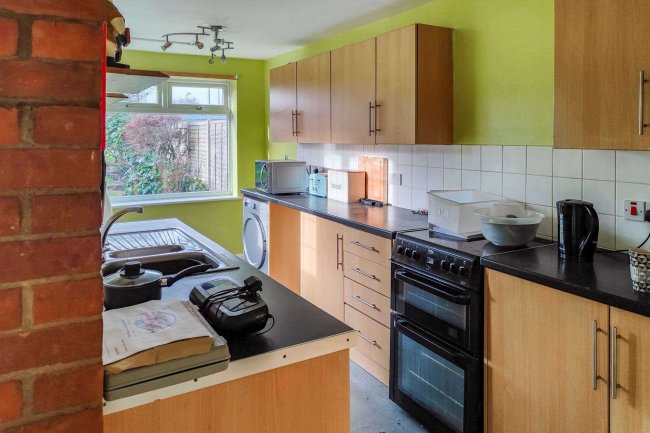 Ivydene, 133 Harwich Road, Little Oakley, Harwich, CO12 5EB 8