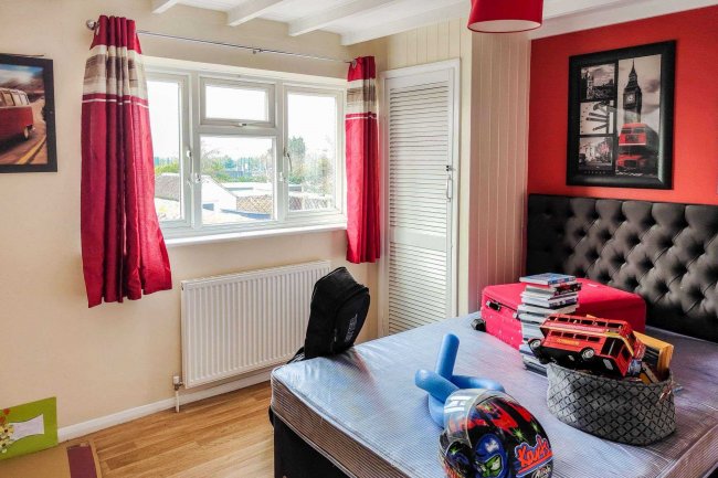 Ivydene, 133 Harwich Road, Little Oakley, Harwich, CO12 5EB 8